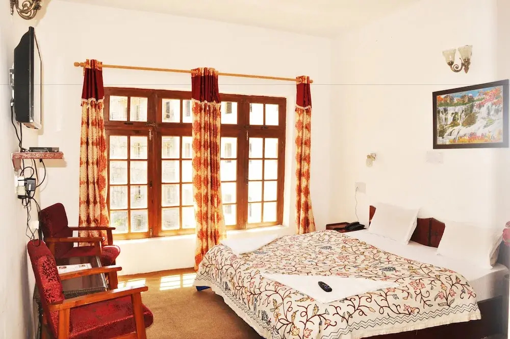Hotel Jan Palace