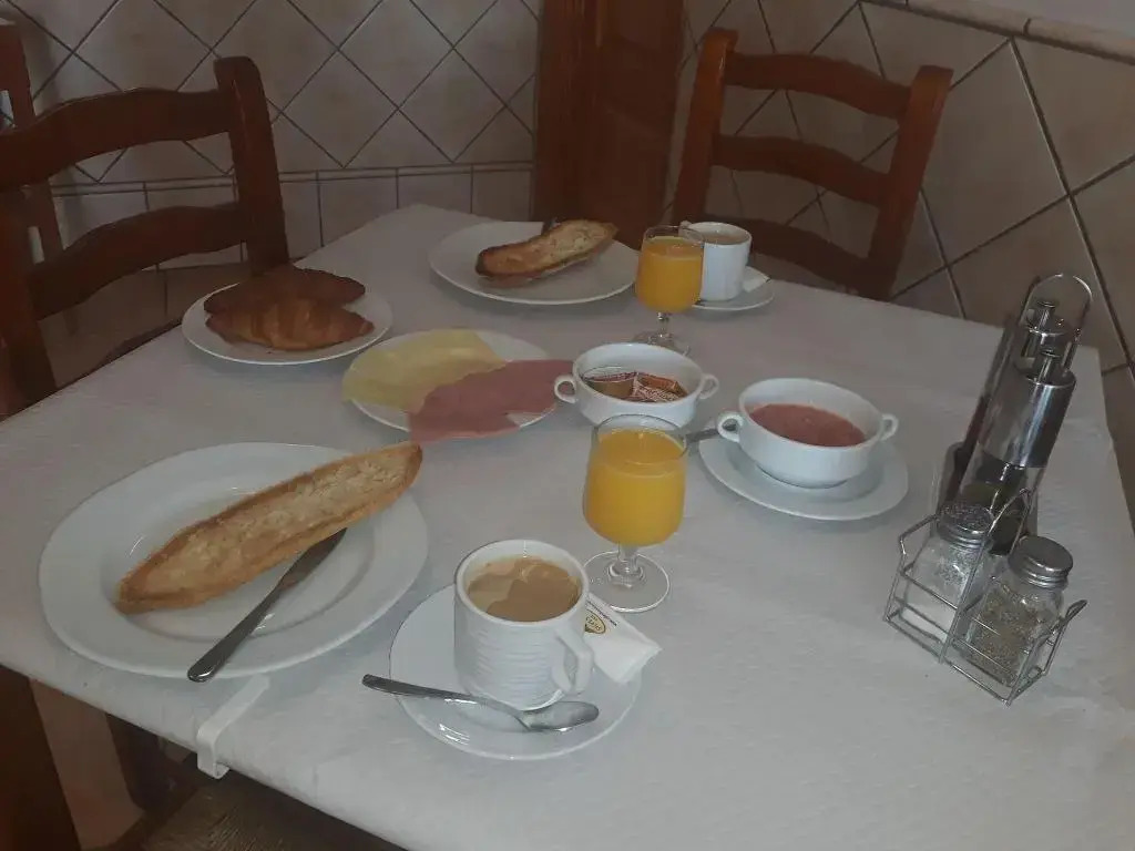 Hostal Roig 53