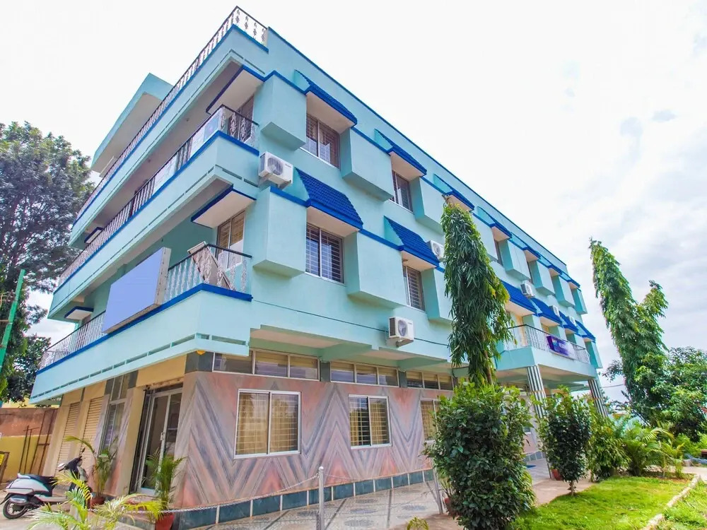 OYO 16572 Pk Suites Inn