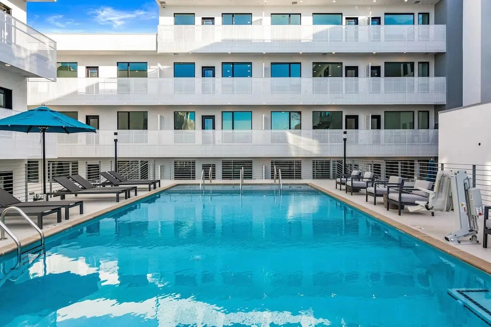 Illume Pool & Fitness Center Corner Unit 1 Bedroom Condo