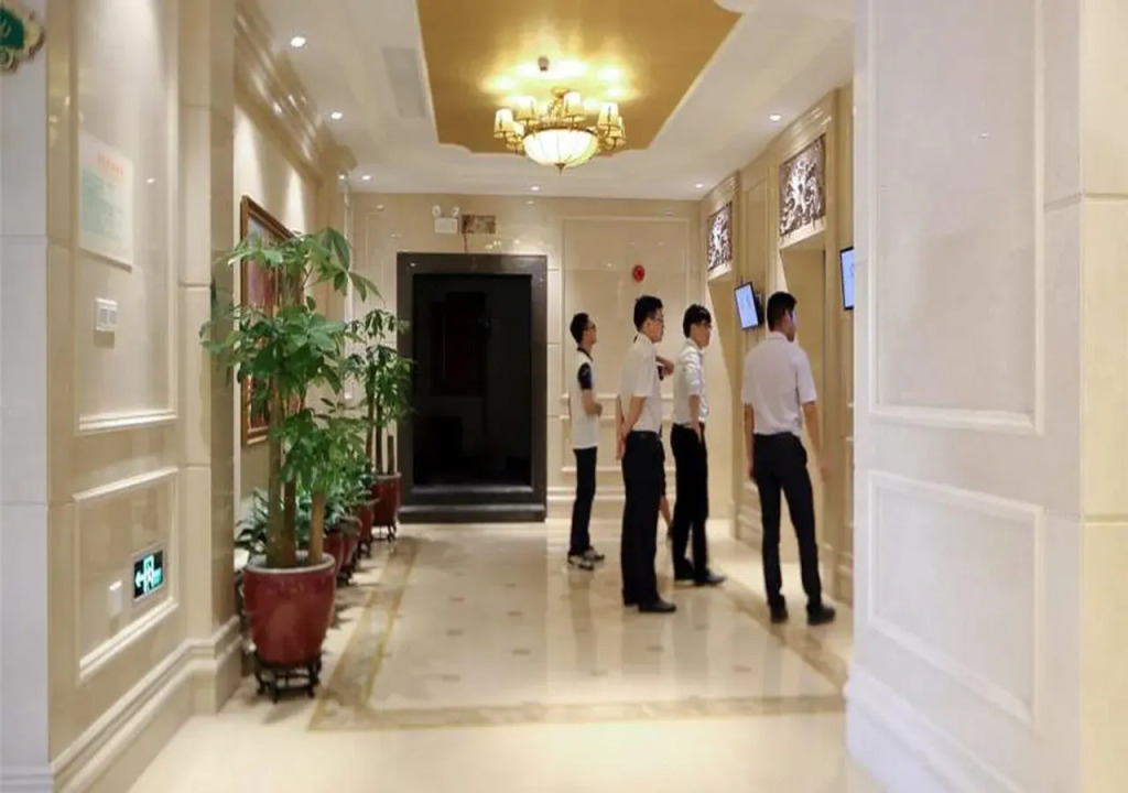 Vienna Hotel Shenzhen International