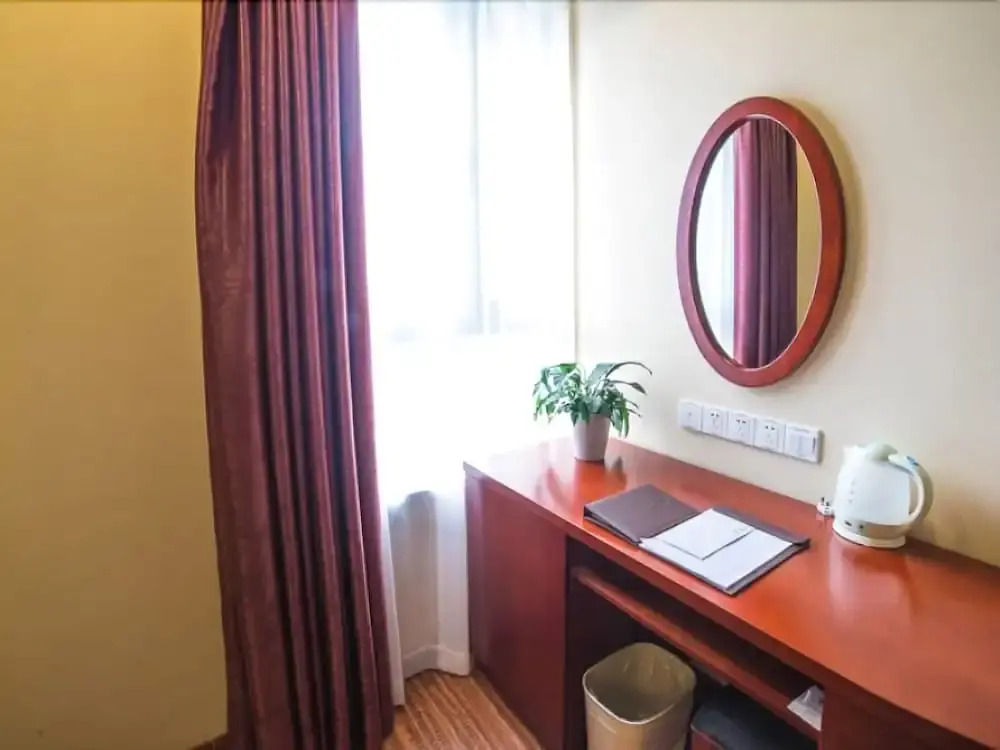 GreenTree Inn Suzhou Kunshan Paris Spring Express Hotel