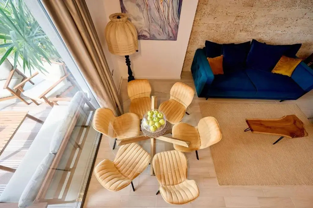 Aquarama Lake view 2BR Apart Mamaia free parking