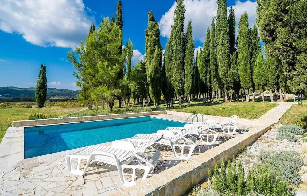 Amazing Home in Gruda With Outdoor Swimming Pool, Wifi and 2 Bedrooms