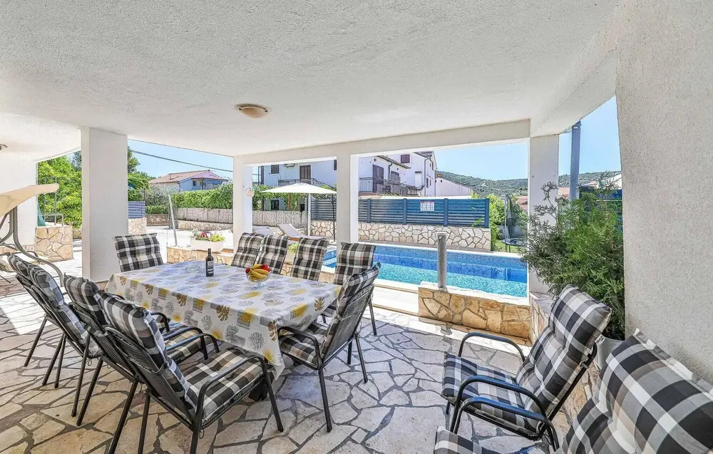 Awesome Home in Vinisce With Outdoor Swimming Pool, Wifi and 5 Bedrooms