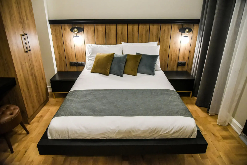 LUXIR HOTEL