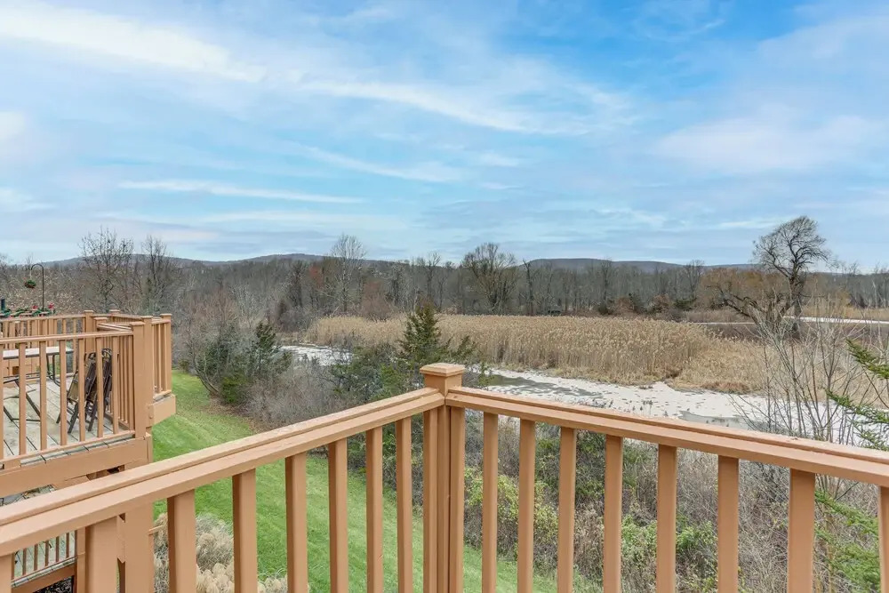 Spacious Condo w/ View < 1 Mi to Mtn Creek Resort!