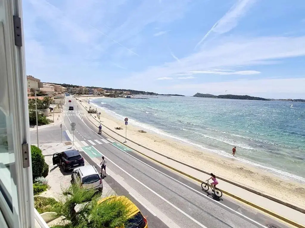 Appartement Le Brusc, 2 pièces, 4 personnes - FR-1-316-258