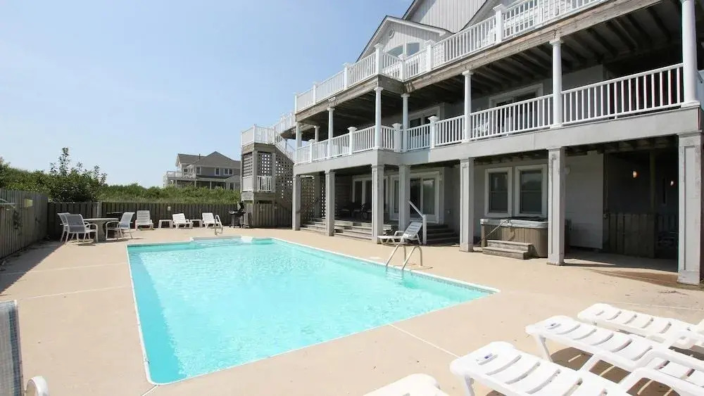 Flying Cloud II - 9 Br Home
