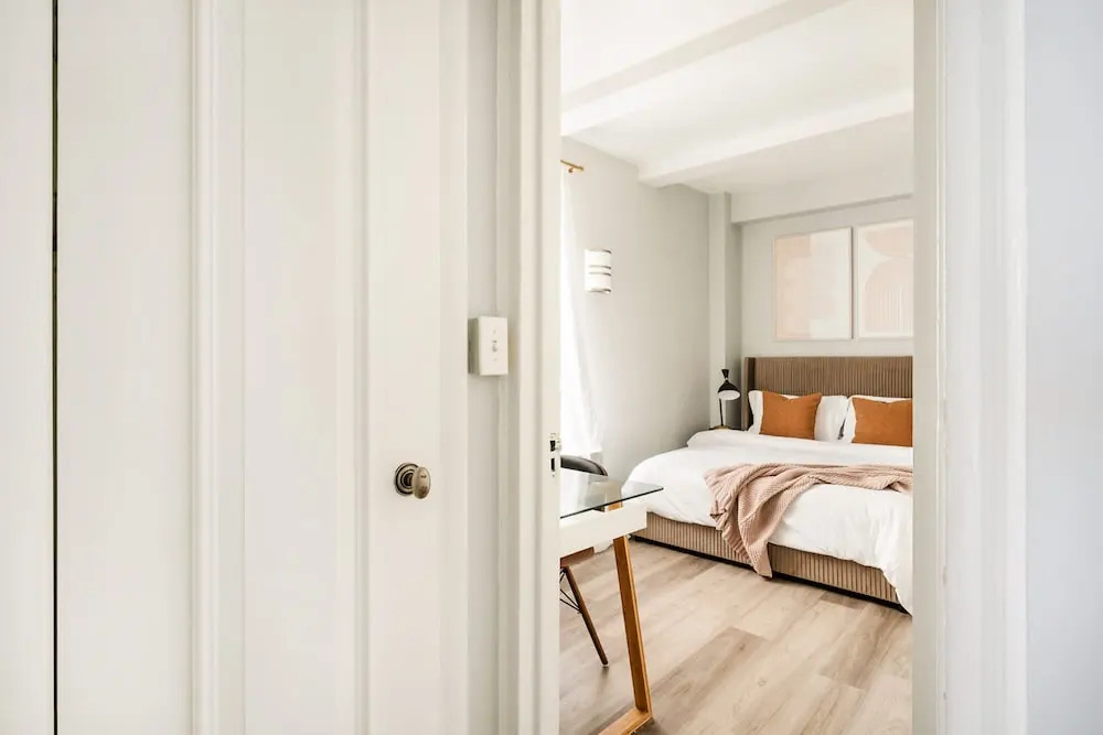 73-508 New 1BR 1bth UWS Doorman Gym