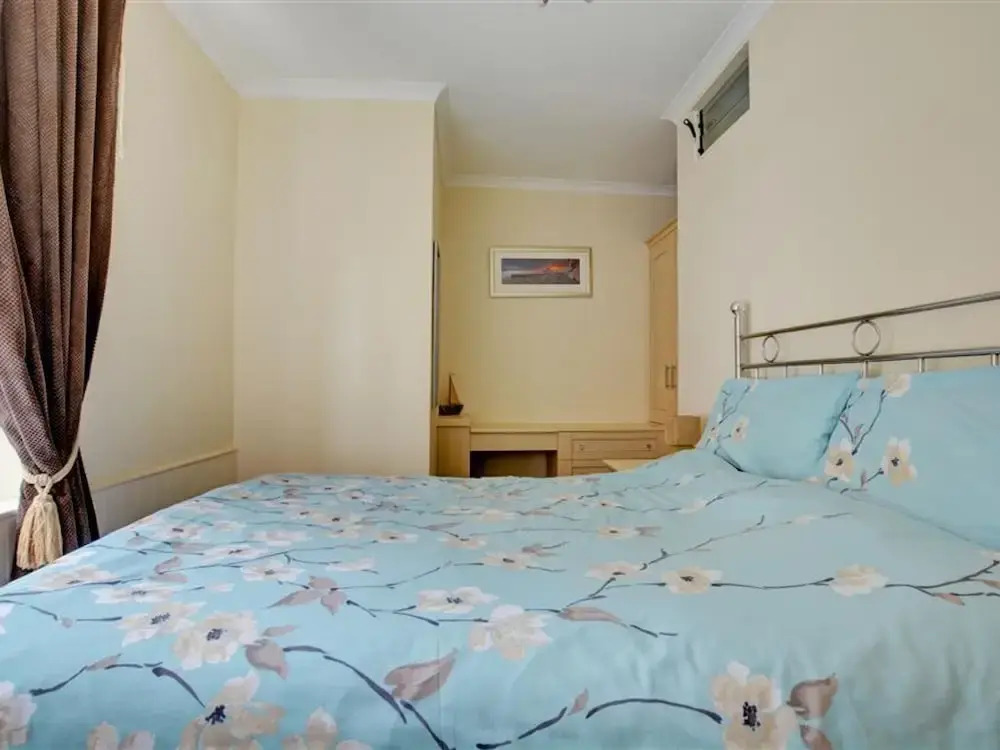 Lovely Apartment Right on the sea in Saundersfoot, With Beautiful Window bay
