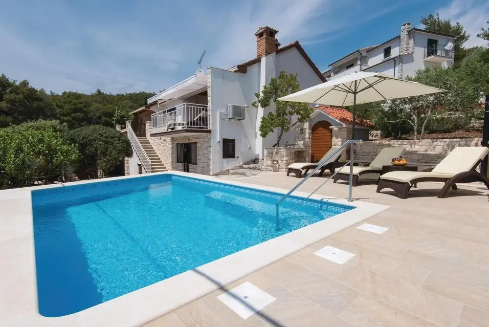 Awesome Home in Nova With Wifi and 4 Bedrooms