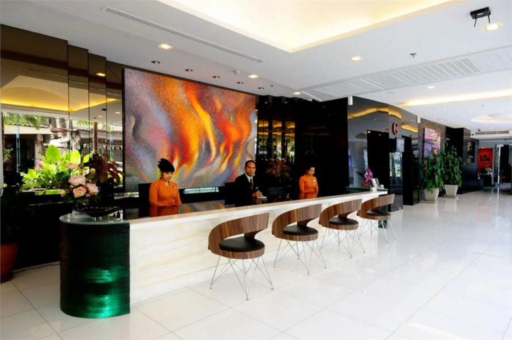 Nouvo City Hotel