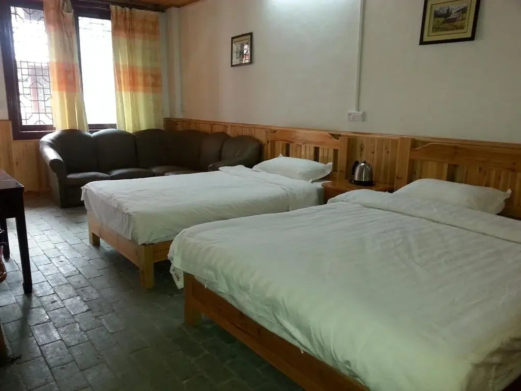 Yangshuo Dahuwai Camps Hotel