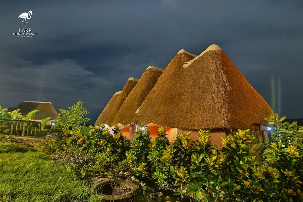 Lake Munyanyange Caves Lodge