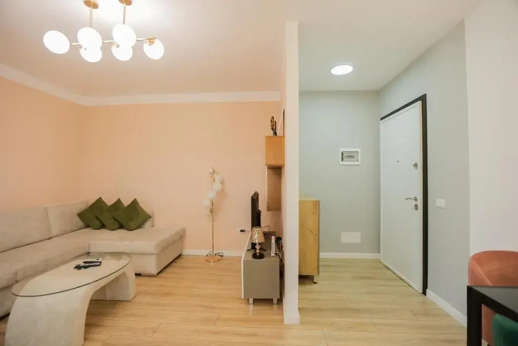 Miku Apartment-Spectacular 1BD At Komuna e Parisit
