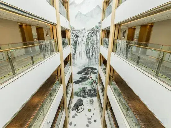 Century Runhua Hotel