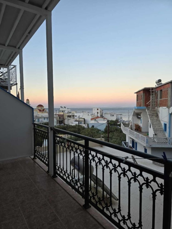 Nikos Hotel