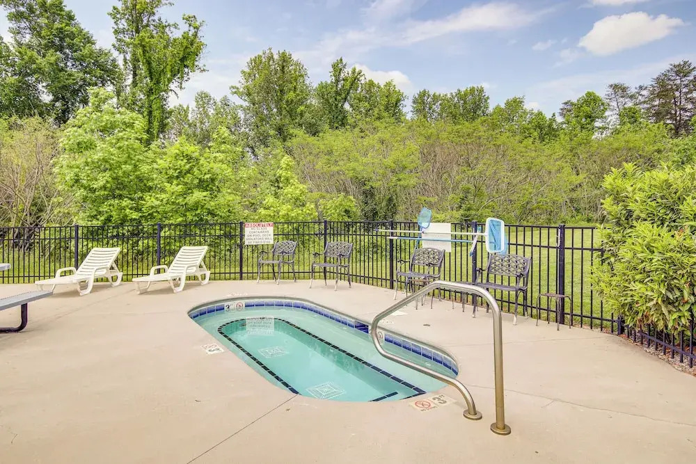 'mountain Escape' w/ Pool Access in Pigeon Forge!