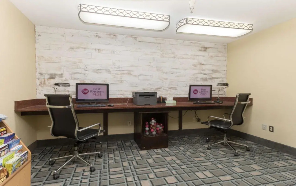 White Pine Inn & Suites