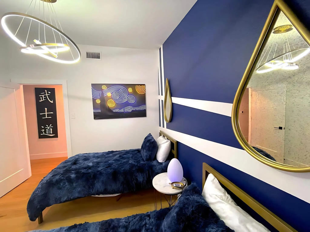 Hot Tub Royale Rainey Street — 6 minute drive