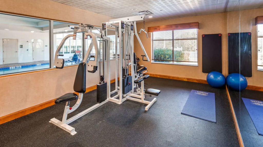 Best Western Plus Rose City Conference Center Inn