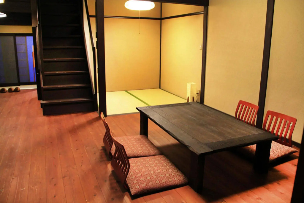 Yamanaka Aburaten Machiya Guesthouse