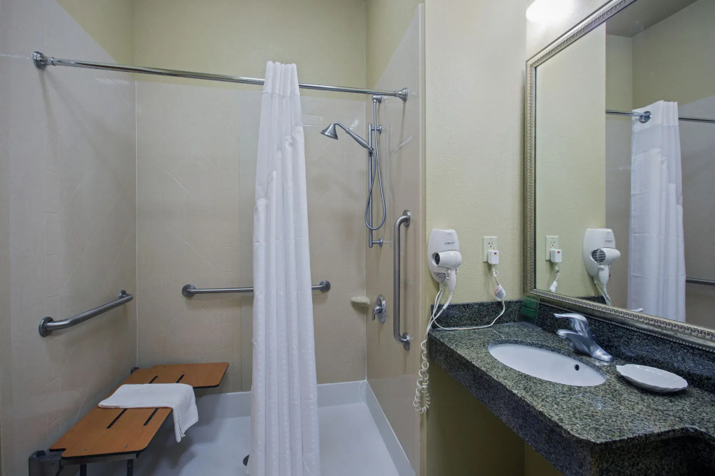 Holiday Inn Express Hotel & Suites Lewisburg by IHG