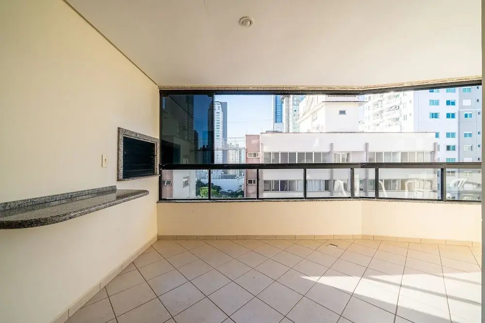 Sea View Apartm. 130m From the Beach in BC Esa901