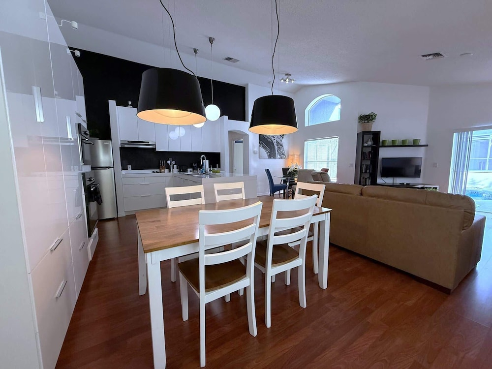 South Facing Villa - Modern Finishes