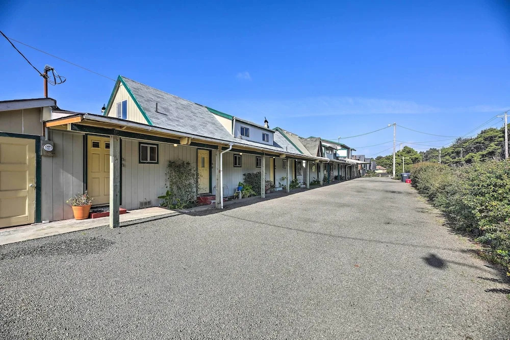 Sanderling Sea Cottages, Unit 2: Walk to Coast!