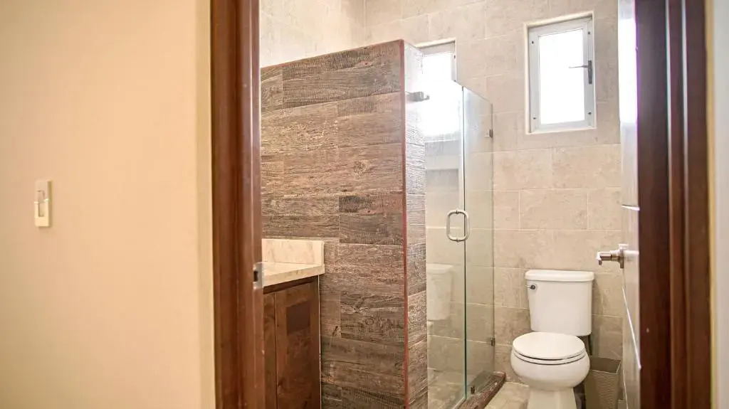 Gorgeous 2 bedroom 2 bath 2 pools Short walk to the beach Camino Viejo 204