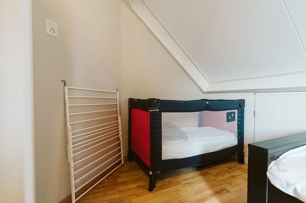 Holiday Home With Spacious Private Garden Within Walking Distance of the Beach