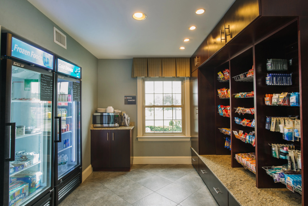 Holiday Inn Express and Suites Merrimack - Nashua by IHG
