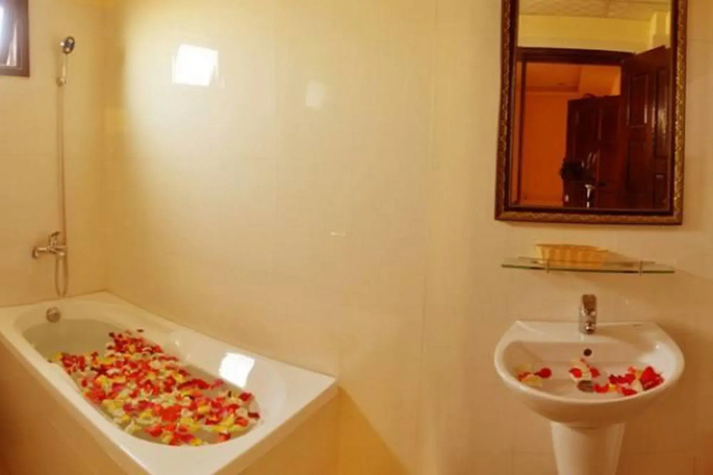 Champa Hue Hotel