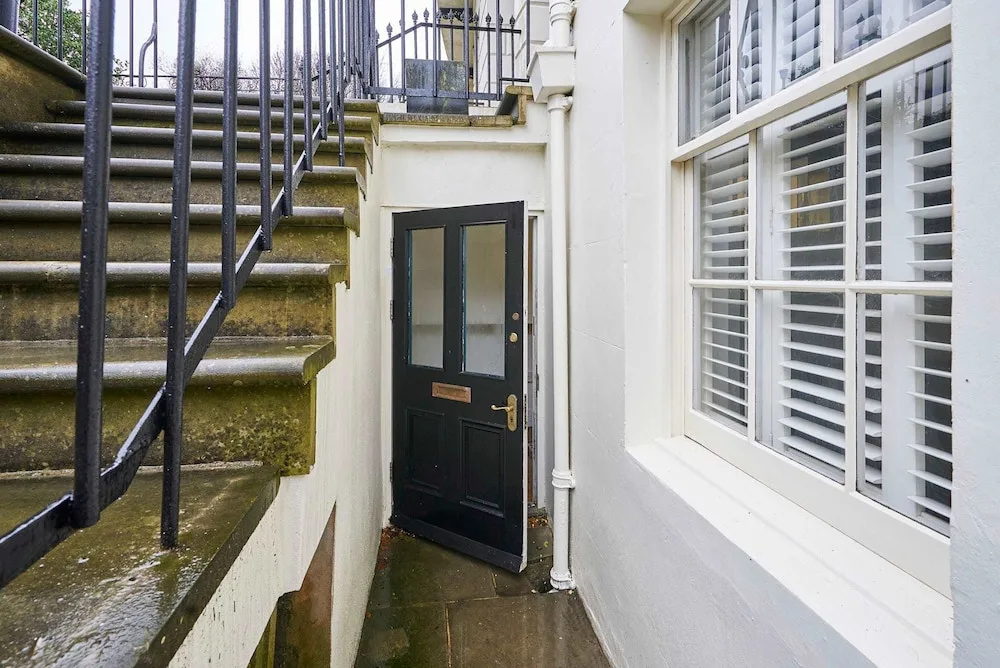 Host Stay Garden Flat