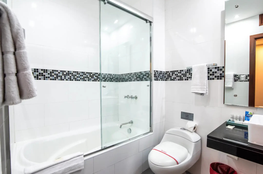 El Polo Hotel & Suites