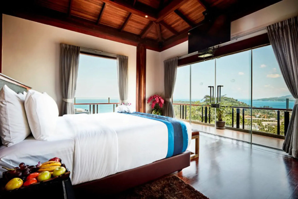 Luxury 4 pool Seaview 6 bedroom Villa on Surin Hill