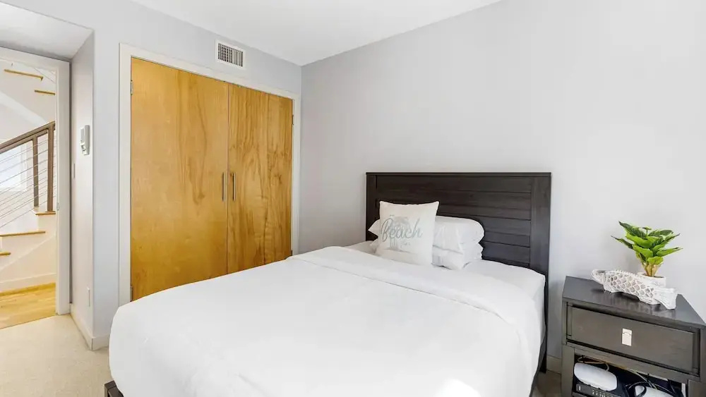 Walk to Manhattan Beach Pier, Ocean Views, Balcony, & Peloton Casa Del Mar by Avantstay