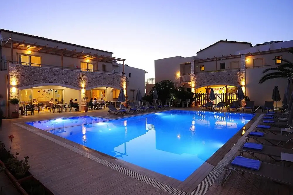 Maravel Star Art Hotel - Comfortable Room for 4 People With Sea View