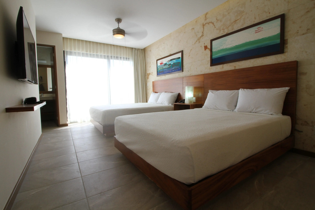 Grand Fifty Suites