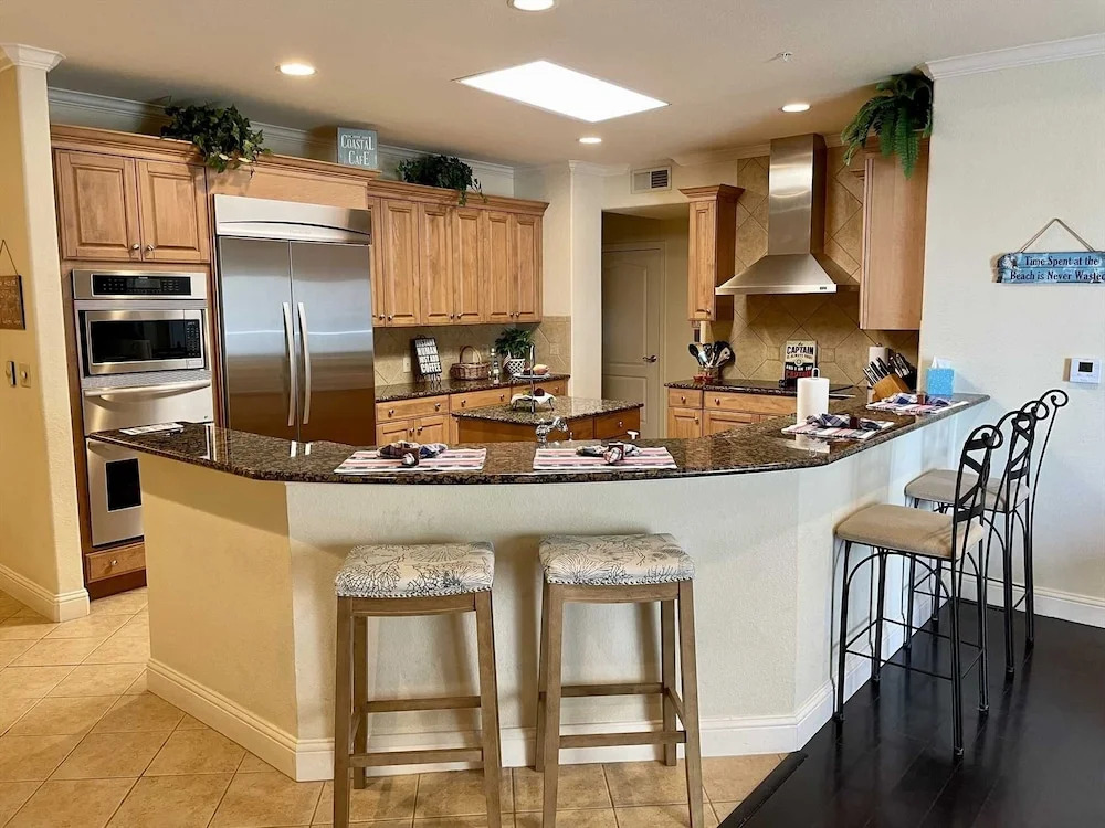 Laguna Bay 302n 3 Bedroom Condo by RedAwning