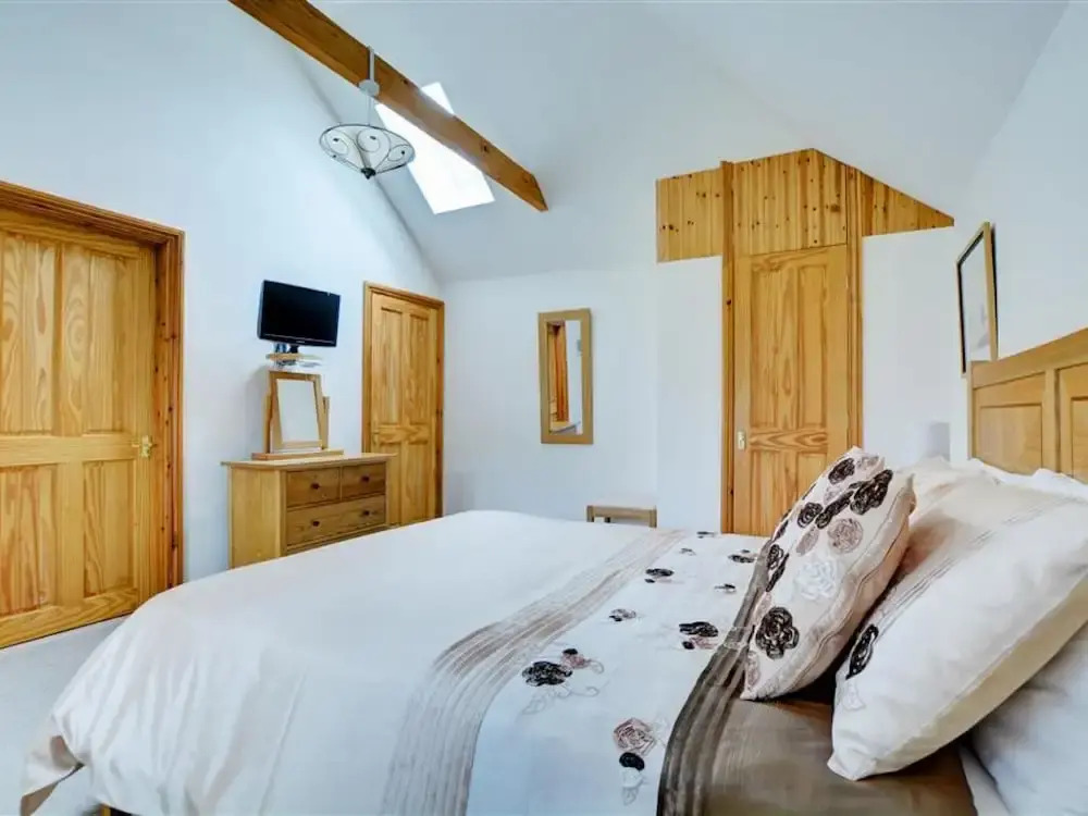 Former Farmhouse in Beautiful Landscape with Two En-Suite Bathrooms
