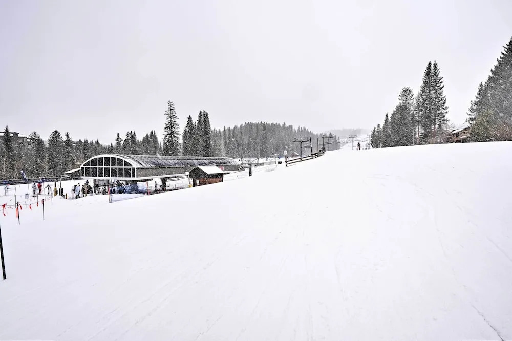 Near Chairlift: Breck Condo At Base of Peak 9!