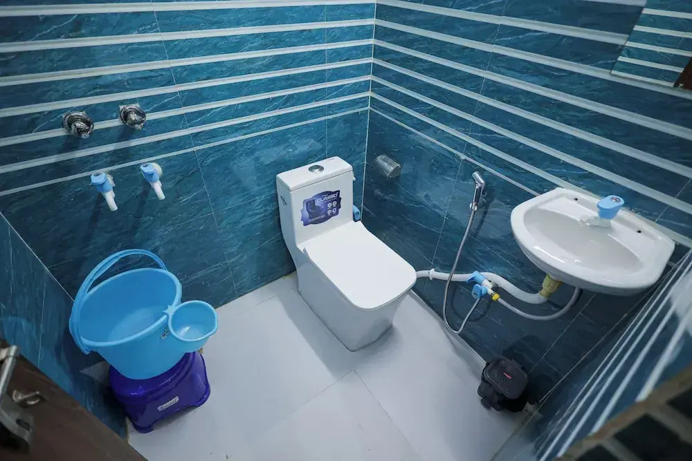 Hotel Spark Inn || Near Motherhood Hospital