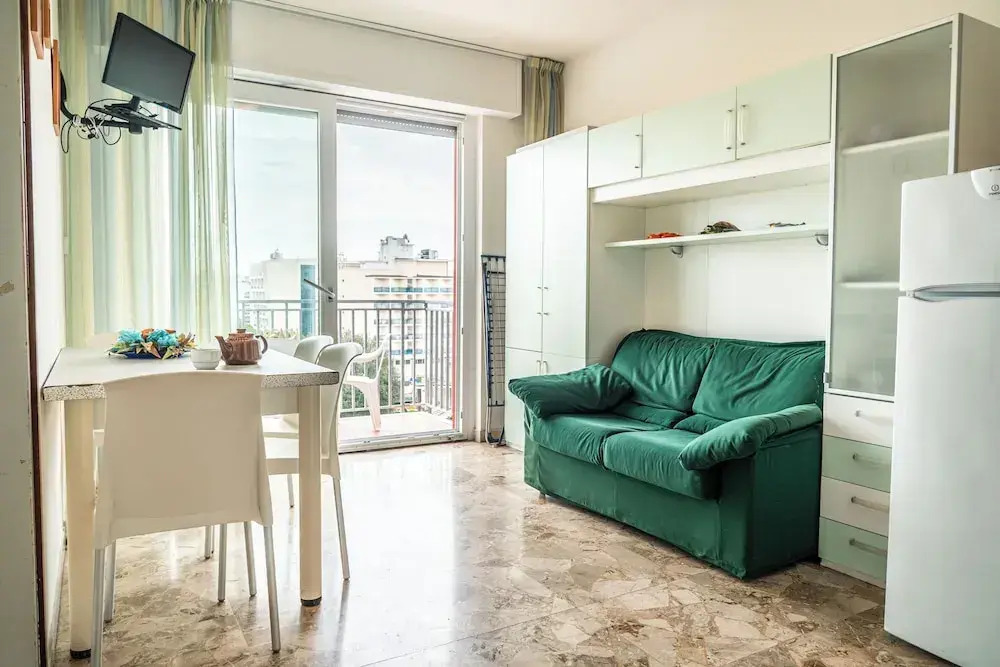Side sea View Flat for six Near Bibione Beach