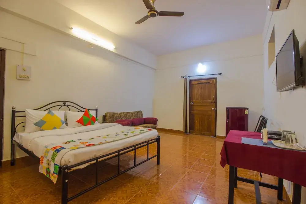 OYO 16070 Home Decent Studio Anjuna
