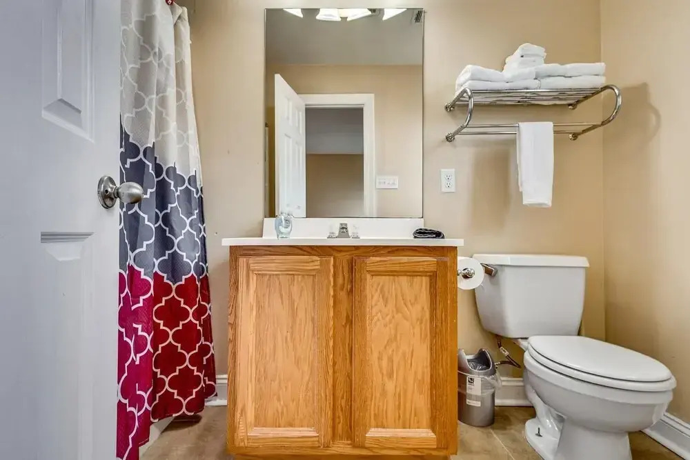 Lasalle 1b/2b · Centrally Located Gated Units Great for Groups!