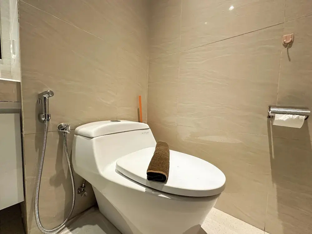 Tranquil And Modern Haven 2Br At The Rosebay Apartment
