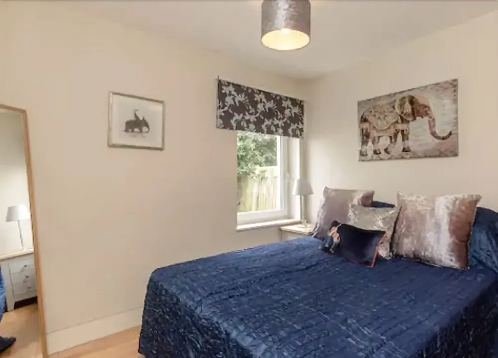 2 Bed Apartment Heart Of Edinburgh